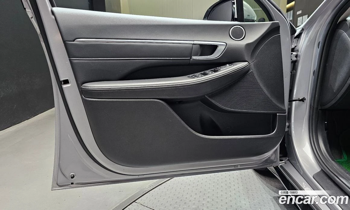 Hyundai Sonata 2.0 LPG, снимка 14 - Автомобили и джипове - 56155528