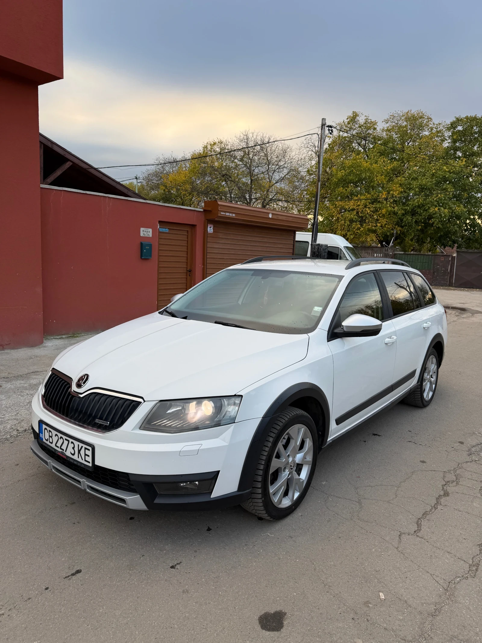 Skoda Octavia SCOUT ПЕРФЕКТНО СЪСТОЯНИЕ DSG ТЕГЛИЧ БАРТЕР  4 х 4