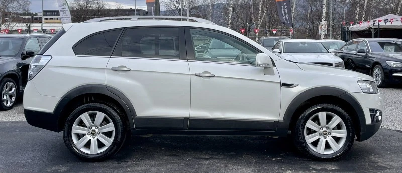 Chevrolet Captiva 2.2D 184HP 4X4 КОЖА НАВИ, снимка 4 - Автомобили и джипове - 44516349