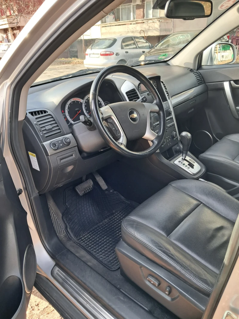 Chevrolet Captiva, снимка 11 - Автомобили и джипове - 48307759