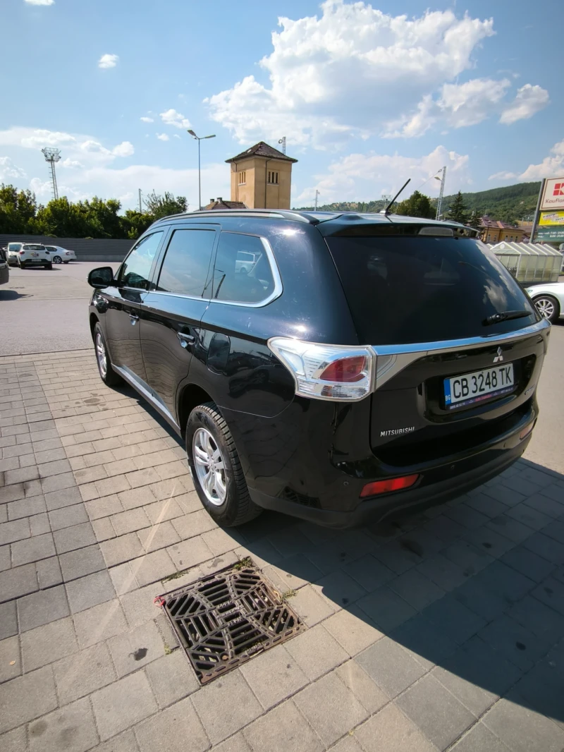 Mitsubishi Outlander, снимка 5 - Автомобили и джипове - 52661759
