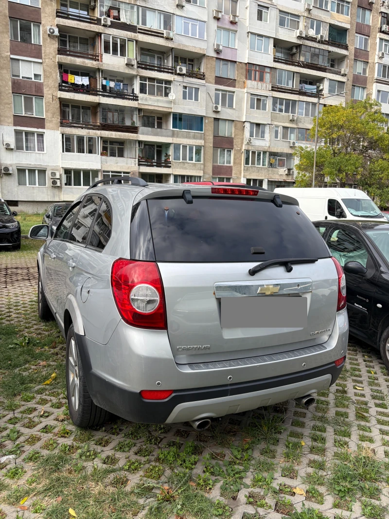 Chevrolet Captiva 2.0 VCDi, снимка 4 - Автомобили и джипове - 52341158