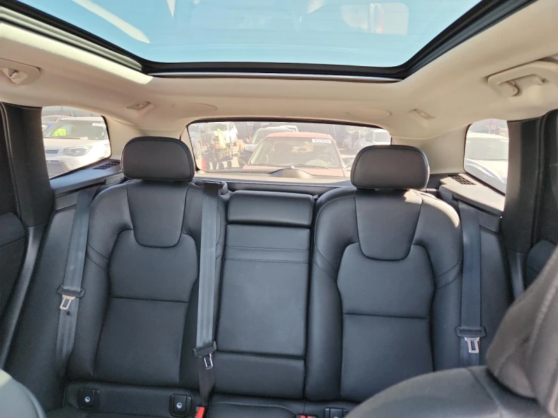 Volvo XC60 T5 MOMENTUM, снимка 10 - Автомобили и джипове - 52565754