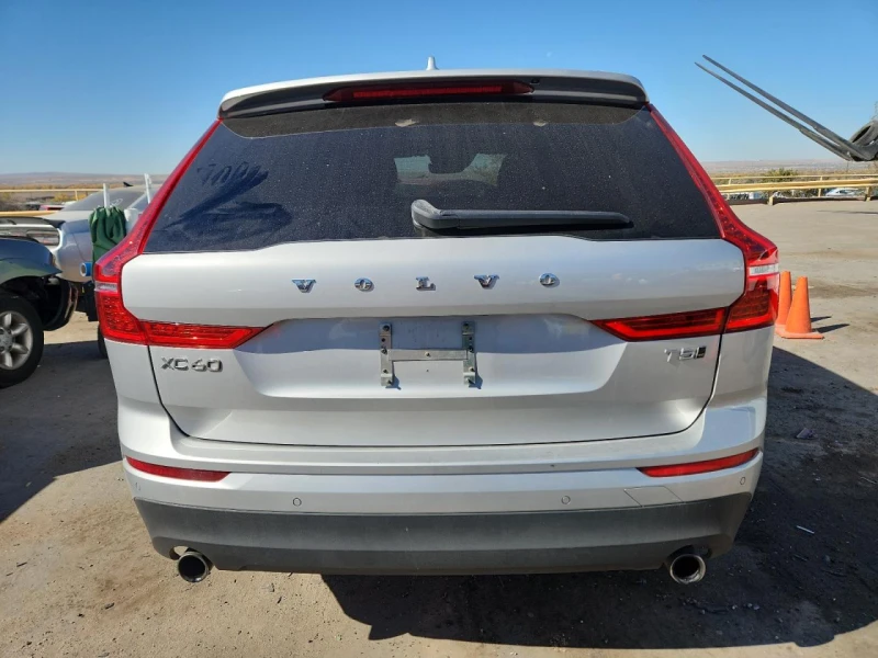 Volvo XC60 T5 MOMENTUM, снимка 3 - Автомобили и джипове - 52565754