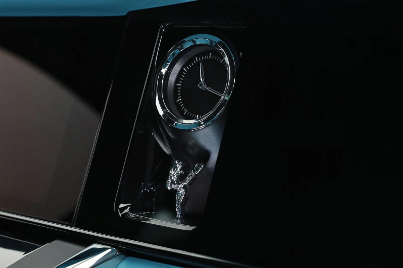 Rolls-Royce Cullinan SERIES II/FACELIFT/SHOOTING STAR/TV/COACHLINE/, снимка 13 - Автомобили и джипове - 52813359