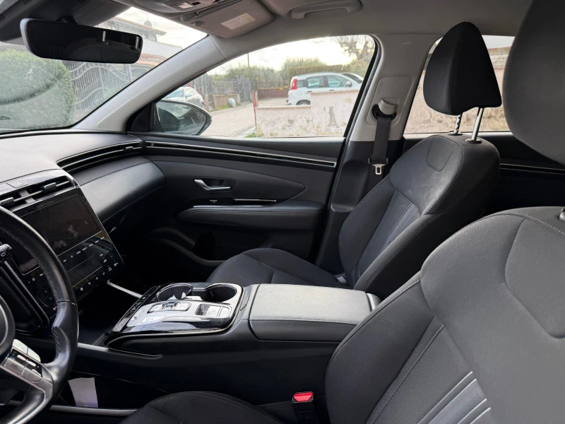 Hyundai Tucson 1.6HYBRID, снимка 8 - Автомобили и джипове - 53100487