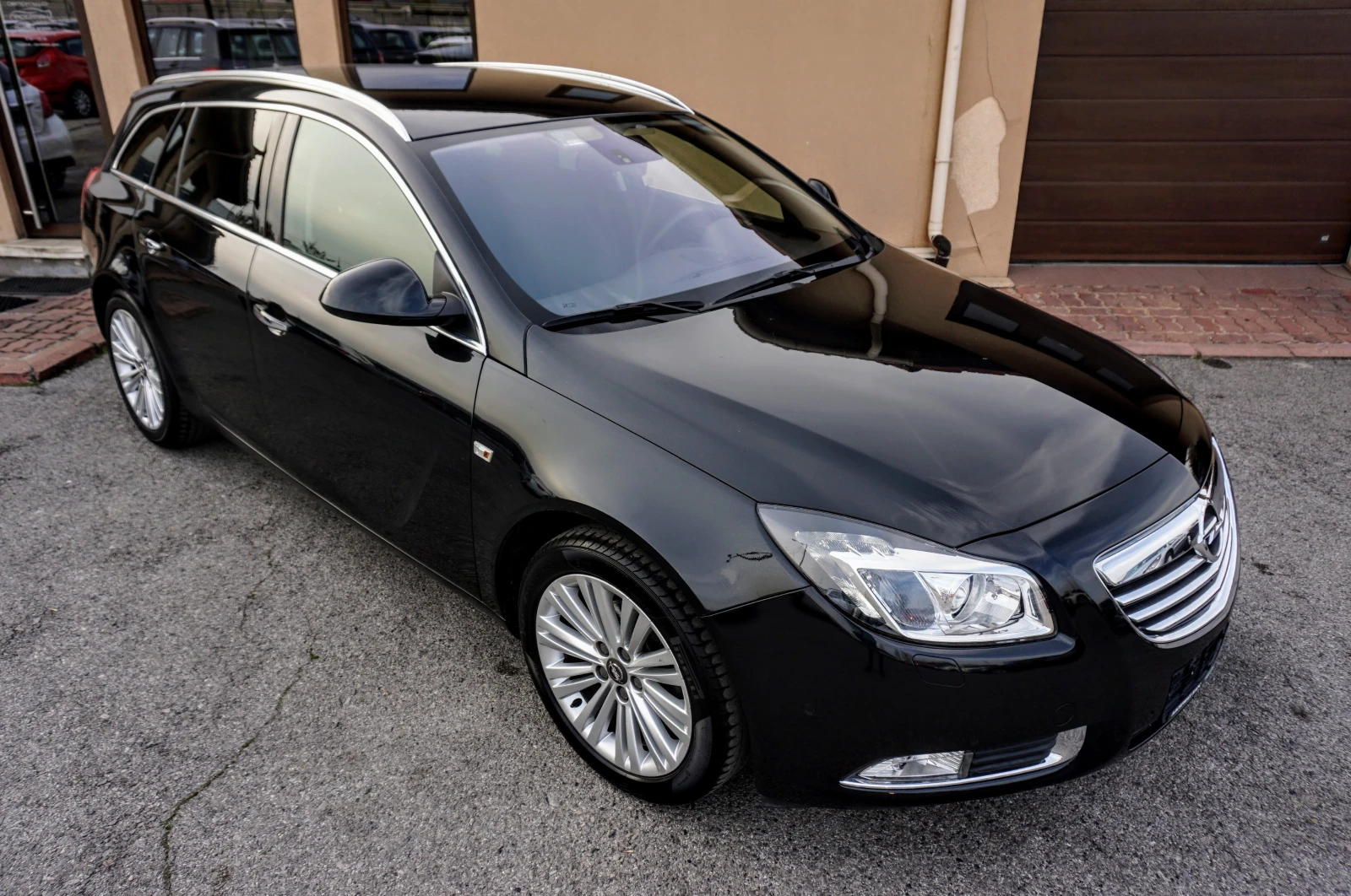 Opel Insignia 1.4T SPORTS TOURER COSMO - изображение 2