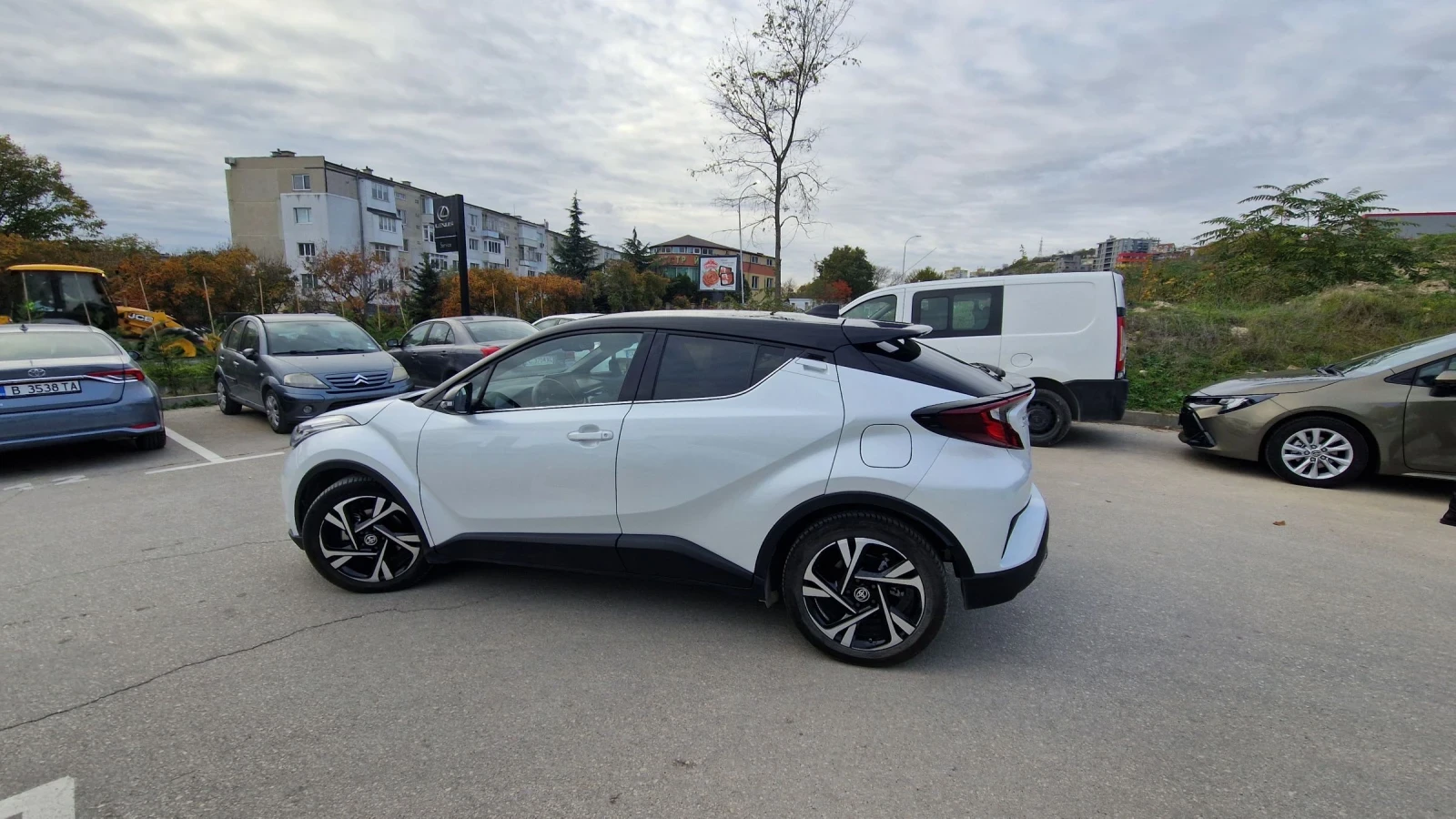 Toyota C-HR 2.0 HIBRID 13500km - изображение 4