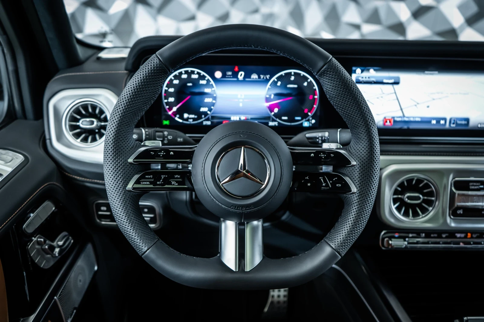 Mercedes-Benz G 450 d 4M AMG* Night* Pano* Burm - изображение 10