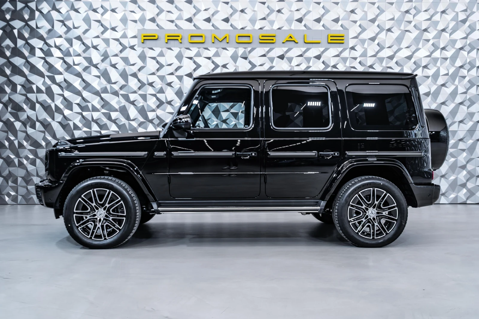 Mercedes-Benz G 450 d 4M AMG* Night* Pano* Burm - изображение 3