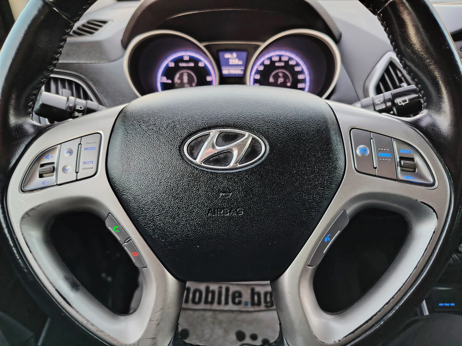 Hyundai IX35 2.0crdi 184кс./Keyless Go /АВТОМАТ/4WD/ПОДГРЕВ/ - изображение 10