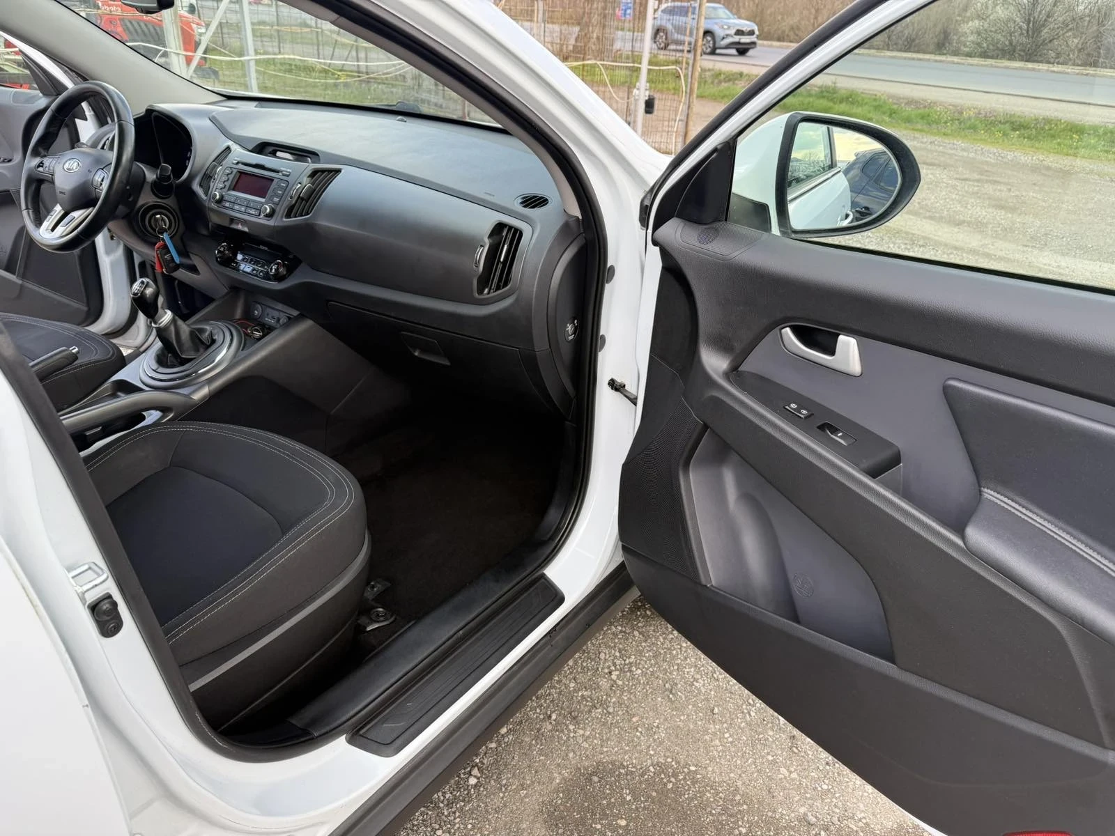 Kia Sportage 1.7 CRDI Eco Dynamic, снимка 13 - Автомобили и джипове - 53984779