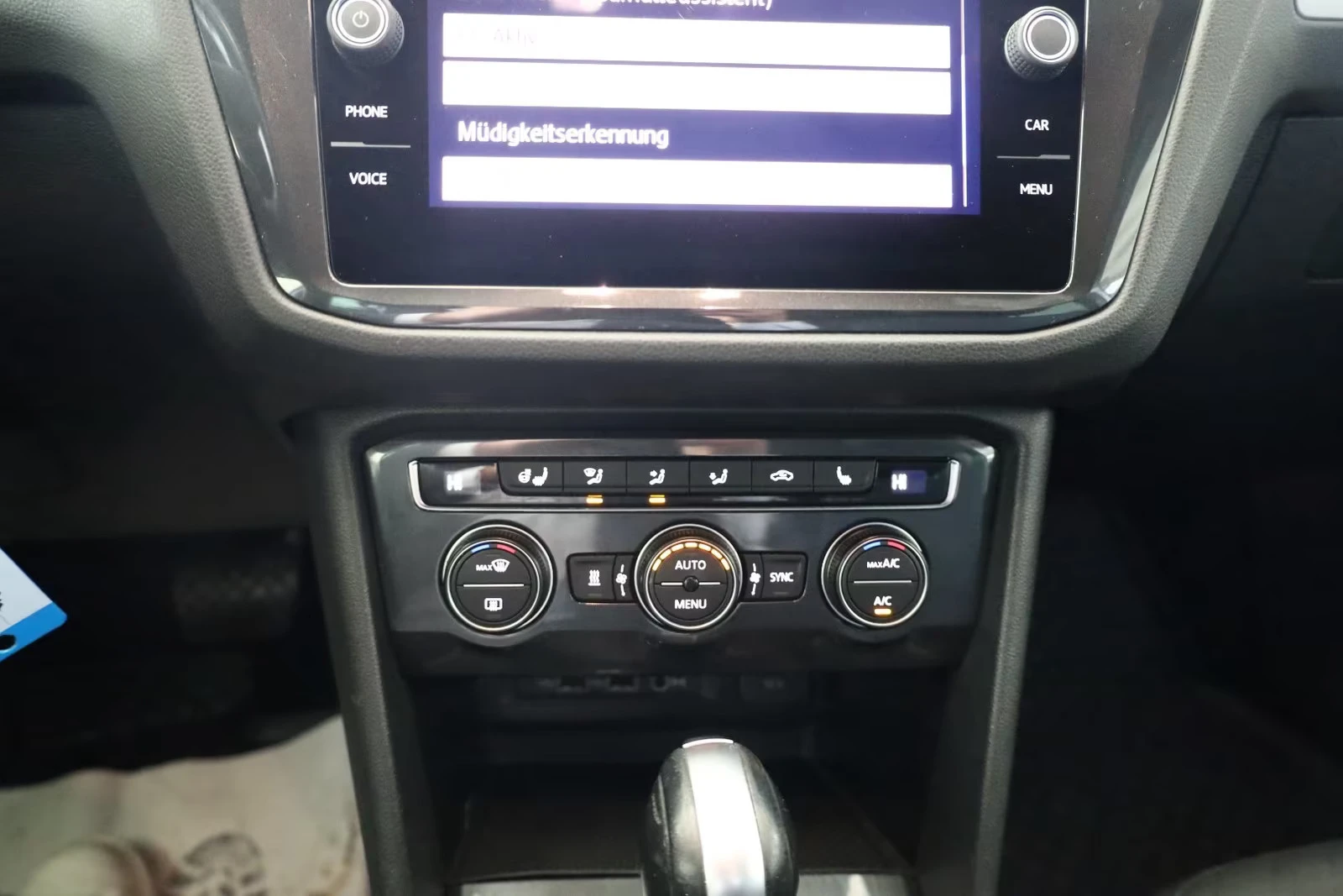 VW Tiguan 2.0TSI/4X4/DSG/EXECUTIVE/CAM/LED/NAVI/99 899 км, снимка 12 - Автомобили и джипове - 54679965