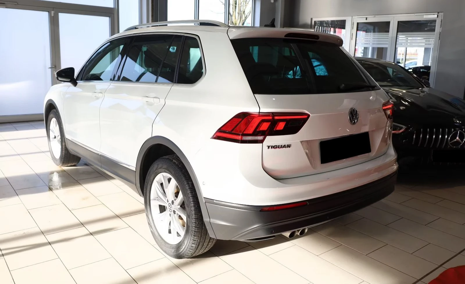 VW Tiguan 2.0TSI/4X4/DSG/EXECUTIVE/CAM/LED/NAVI/99 899 км, снимка 4 - Автомобили и джипове - 54679965