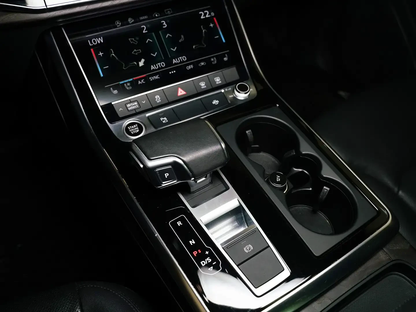 Audi Q7 55TFSI* MATRIX* S* LINE* ОБДУХВАНЕ* 360КАМЕРА* ПАН, снимка 8 - Автомобили и джипове - 54944568
