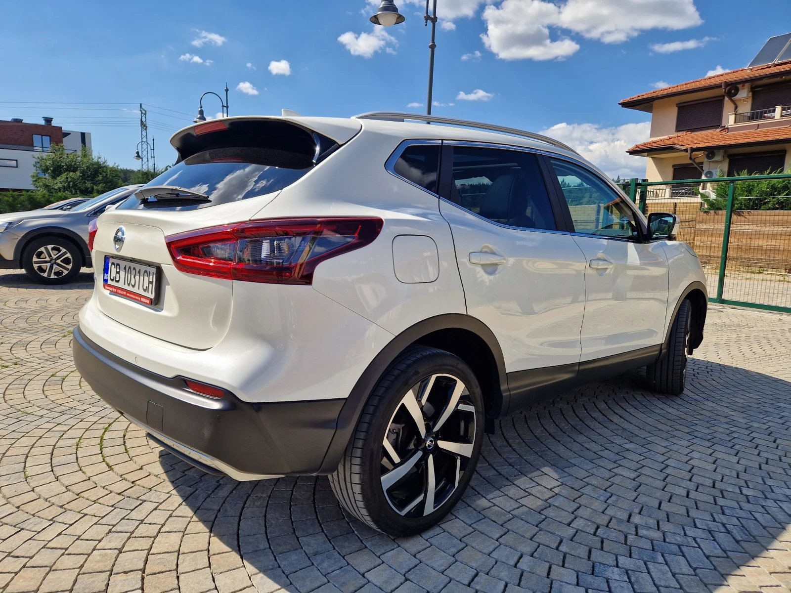 Nissan Qashqai Tekna+ Закупен от България, Гаранция, снимка 3 - Автомобили и джипове - 55181223