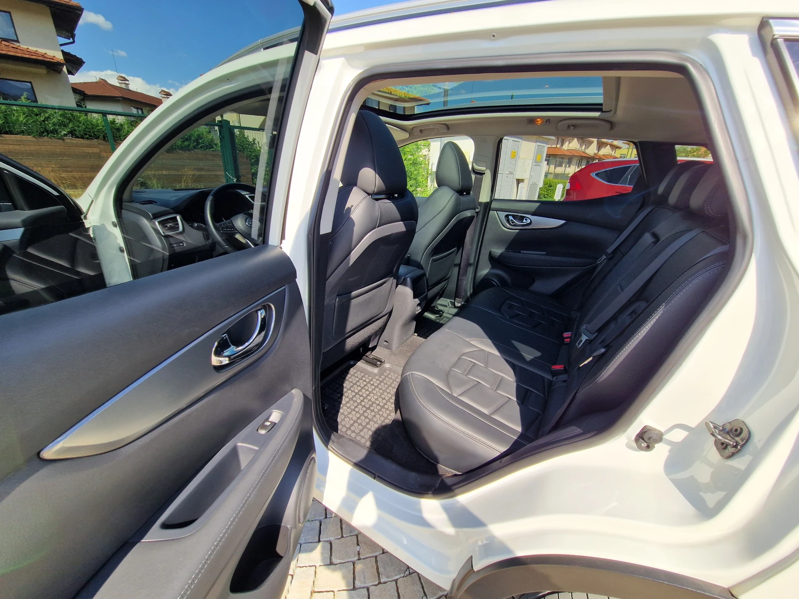 Nissan Qashqai Tekna+ Закупен от България, Гаранция, снимка 10 - Автомобили и джипове - 55181223