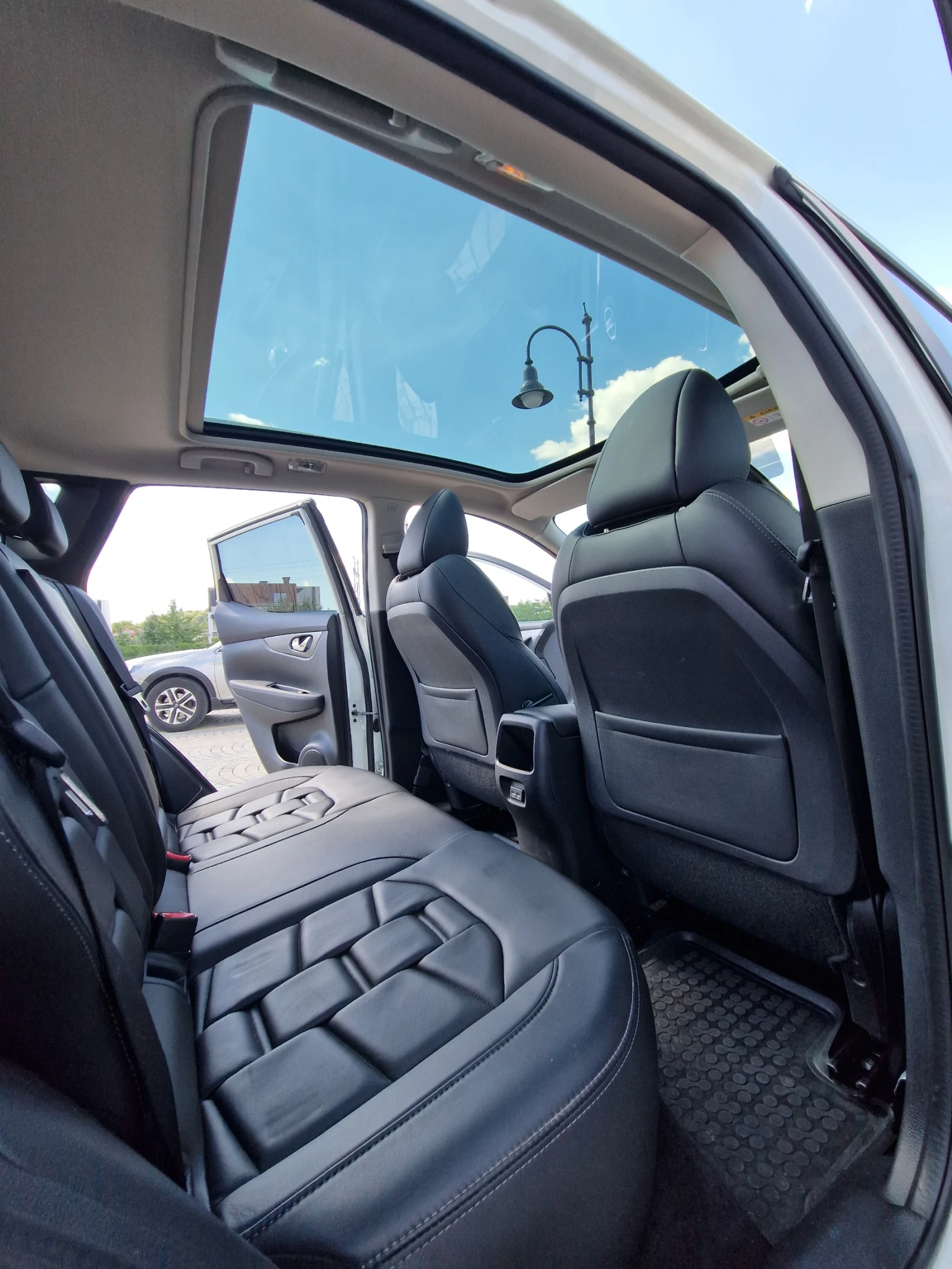 Nissan Qashqai Tekna+ Закупен от България, Гаранция, снимка 12 - Автомобили и джипове - 55181223