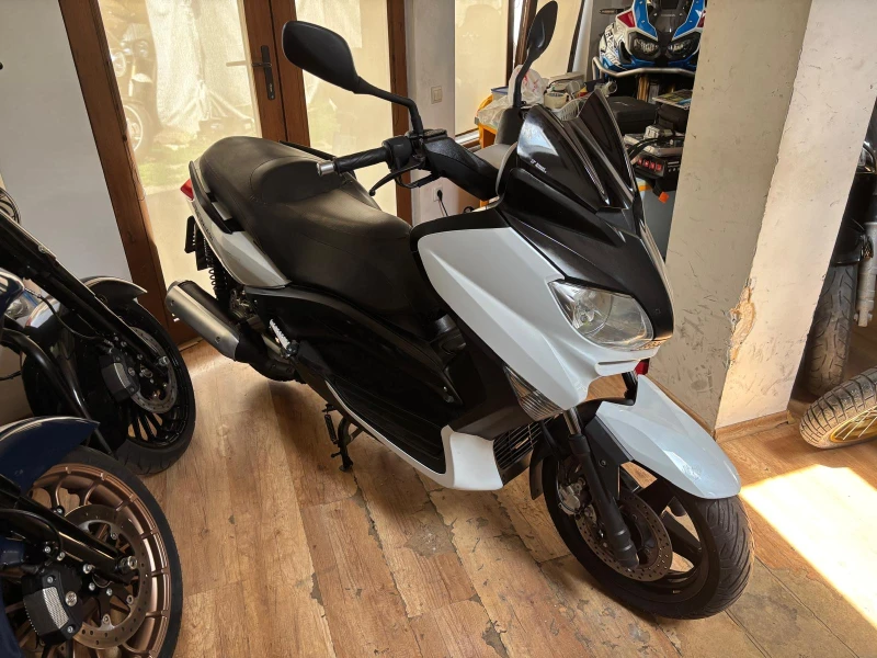 Yamaha X-max 250i