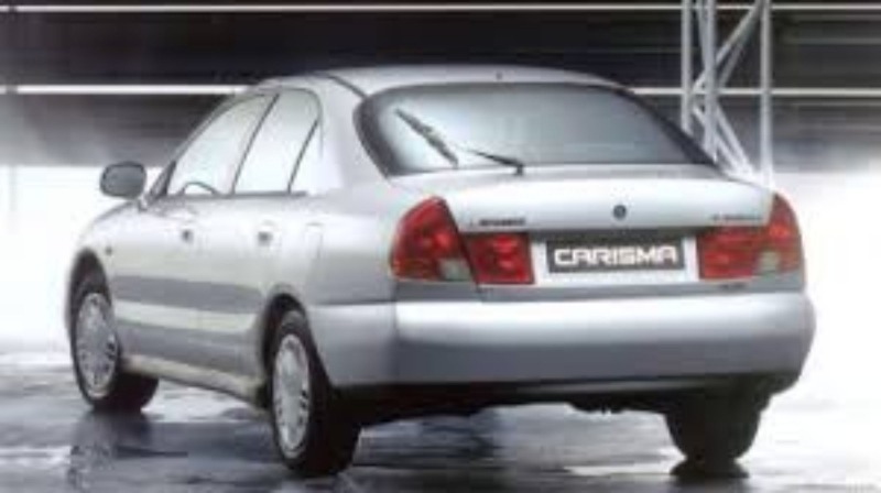 Mitsubishi Carisma На части 1.8 115кс НА ЧАСТИ , снимка 2 - Автомобили и джипове - 45027123