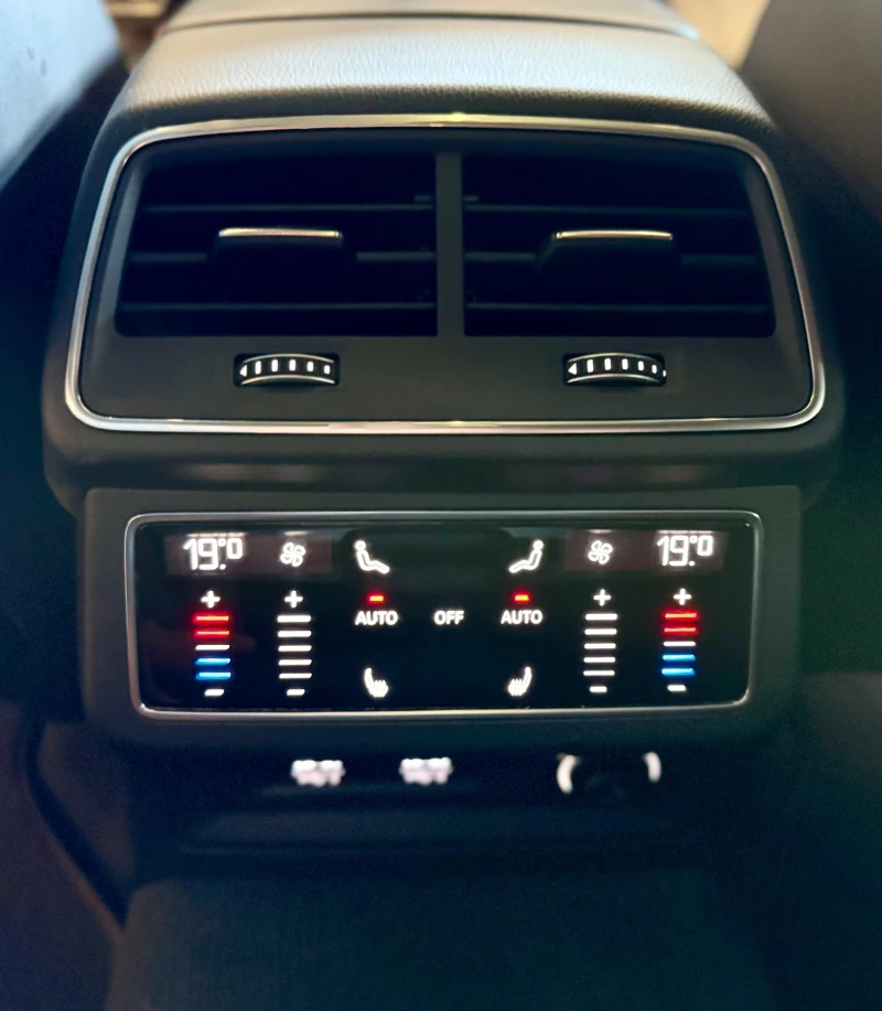 Audi Rs7 Maxton Design* Лизинг* Bang&Olufsen* Ceramic, снимка 16 - Автомобили и джипове - 51432235