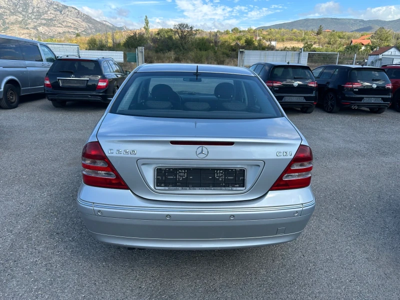 Mercedes-Benz C 220 2.2CDI* 143к.с* АВТОМАТИК* КСЕНОН* ПОДГРЕВ, снимка 5 - Автомобили и джипове - 51835972