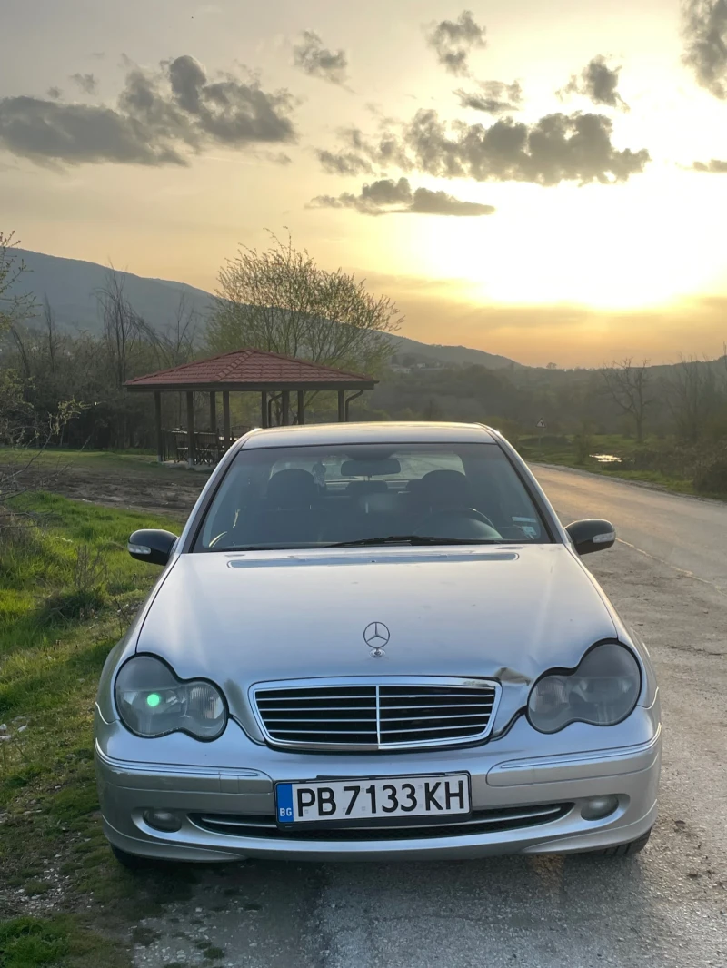 Mercedes-Benz C 220 CDI Avantgarde, снимка 3 - Автомобили и джипове - 51835694