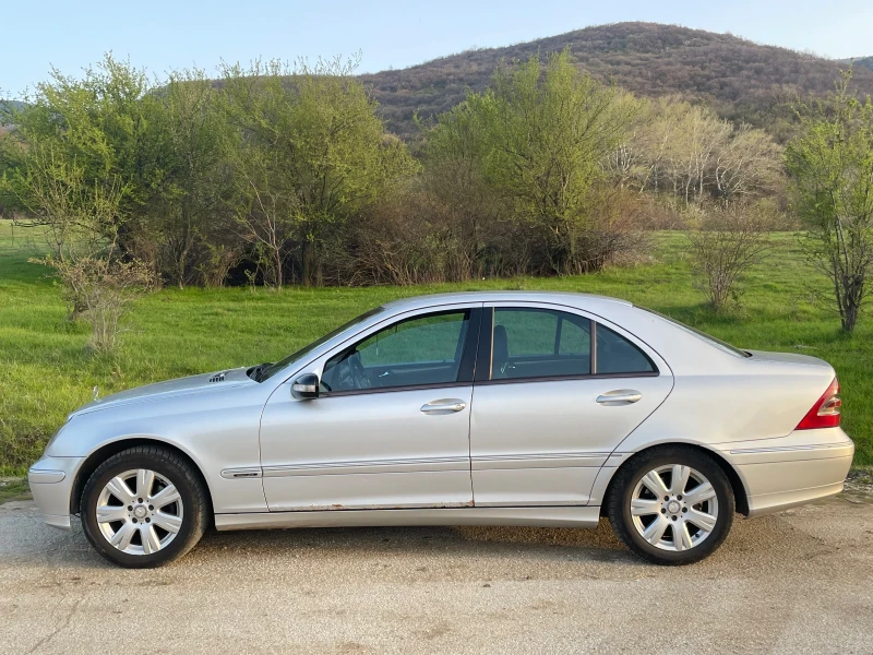 Mercedes-Benz C 220 CDI Avantgarde, снимка 4 - Автомобили и джипове - 51835694