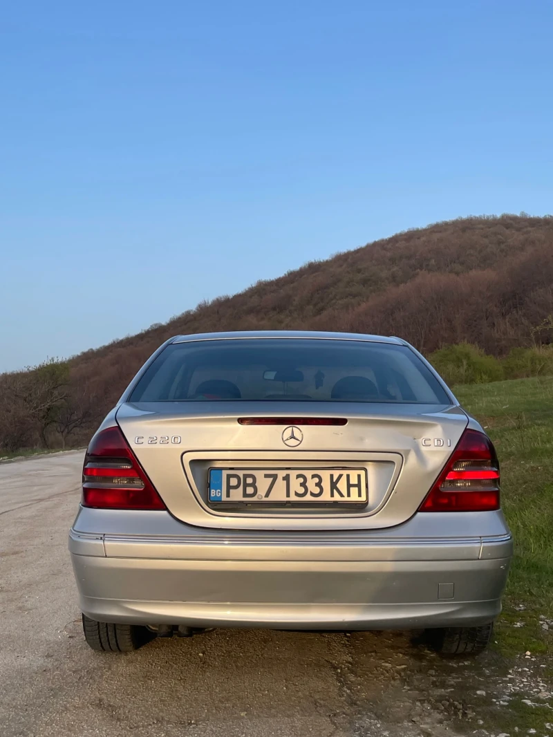Mercedes-Benz C 220 CDI Avantgarde, снимка 6 - Автомобили и джипове - 51835694