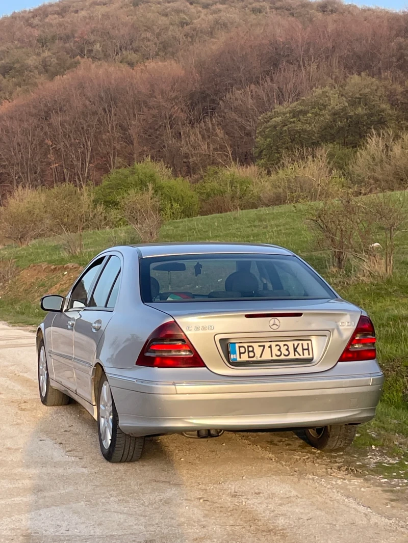 Mercedes-Benz C 220 CDI Avantgarde, снимка 5 - Автомобили и джипове - 51835694
