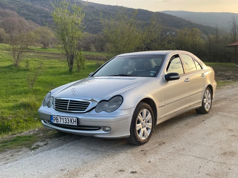 Mercedes-Benz C 220 CDI Avantgarde, снимка 2 - Автомобили и джипове - 51835694