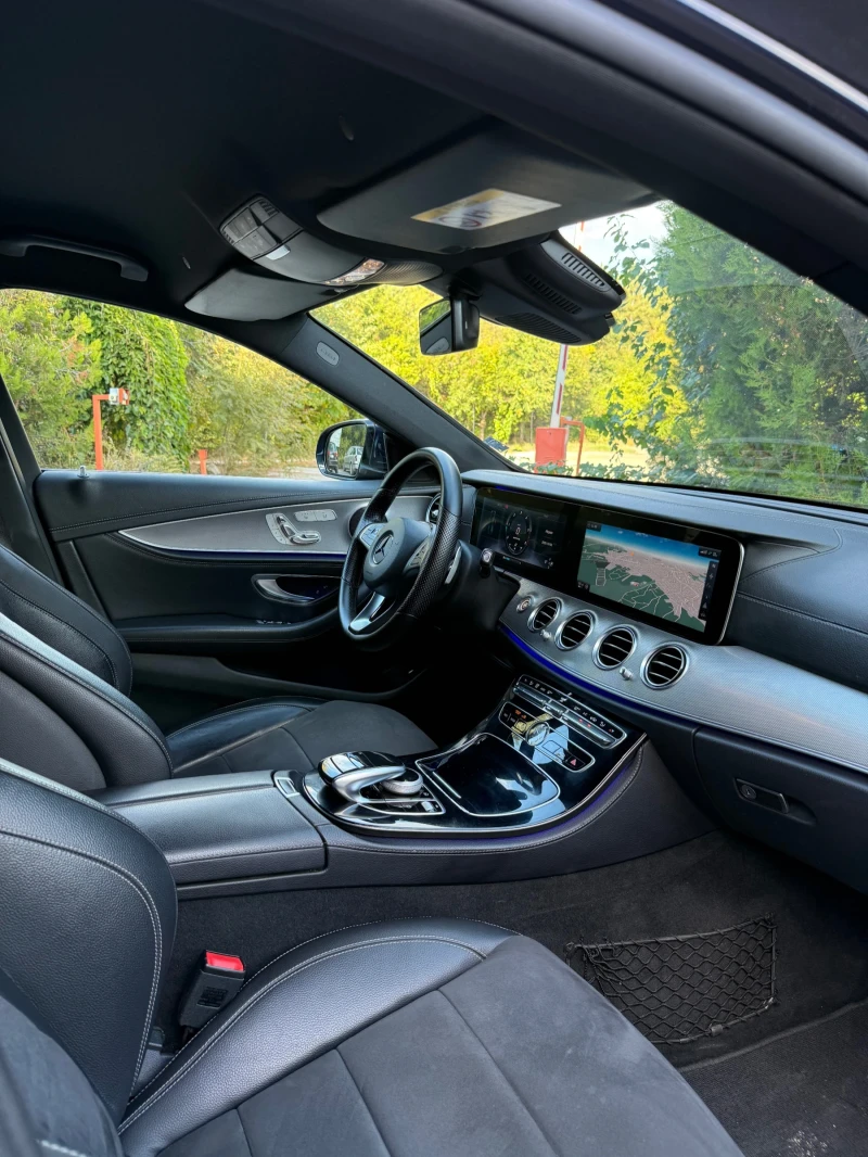 Mercedes-Benz E 220 9G/AMG/Packet/Digital/Head up/Keyless go/Distronic, снимка 11 - Автомобили и джипове - 52599103
