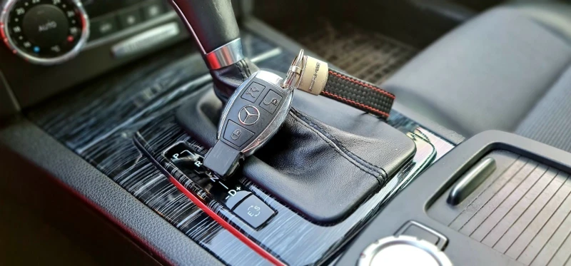 Mercedes-Benz C 350, снимка 12 - Автомобили и джипове - 52030739