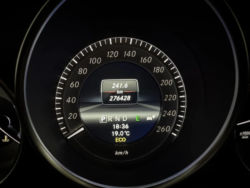 Mercedes-Benz C 350, снимка 17 - Автомобили и джипове - 52030739