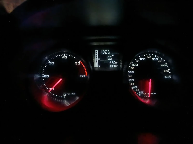 Seat Ibiza 1.6, снимка 6 - Автомобили и джипове - 52358358