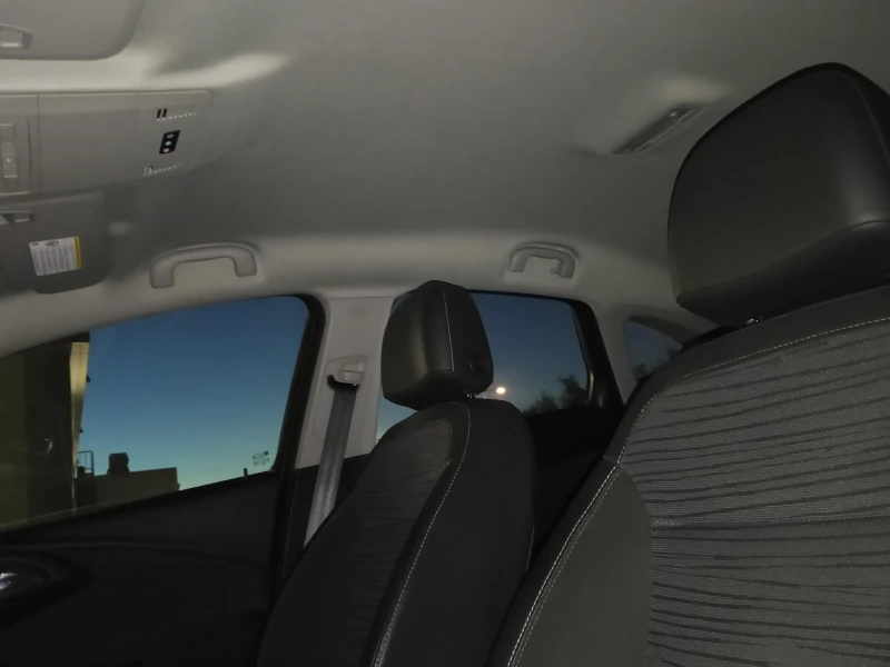 Opel Astra 1.6 CDTI, снимка 12 - Автомобили и джипове - 53573201