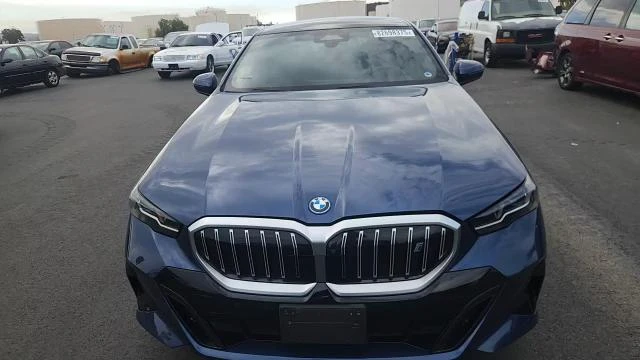 BMW i5 eDrive40 Sedan, снимка 13 - Автомобили и джипове - 54152639