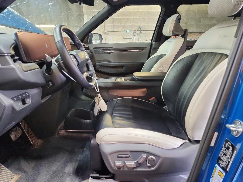Kia EV9 GT LINE| HUD| ПАНО| MERIDIAN| AWD, снимка 7 - Автомобили и джипове - 54440923