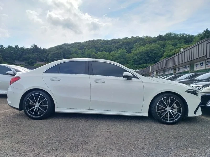 Mercedes-Benz A 35  S Amg 4Matic Sedan, снимка 4 - Автомобили и джипове - 56067986