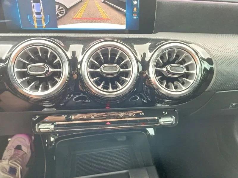 Mercedes-Benz A 35  S Amg 4Matic Sedan, снимка 13 - Автомобили и джипове - 56067986