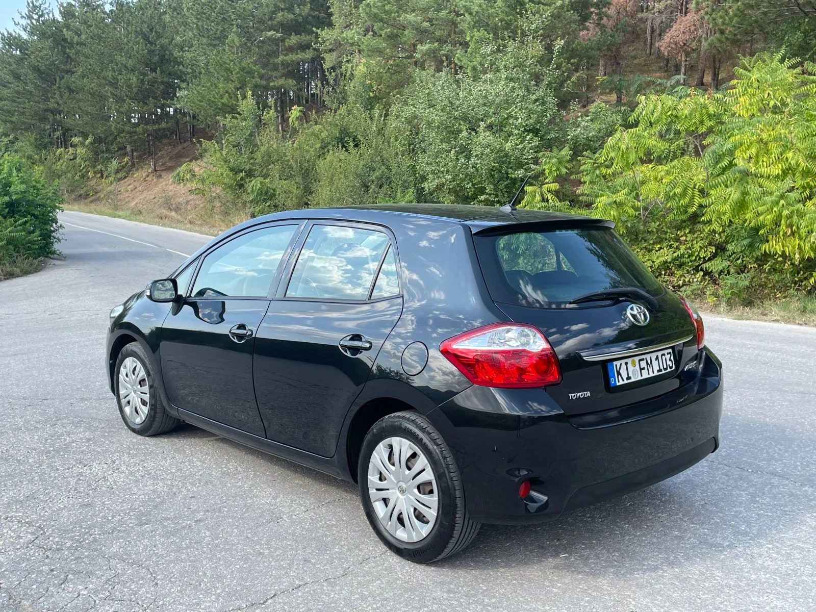 Toyota Auris 1.33 vvti  6 скорости - изображение 8