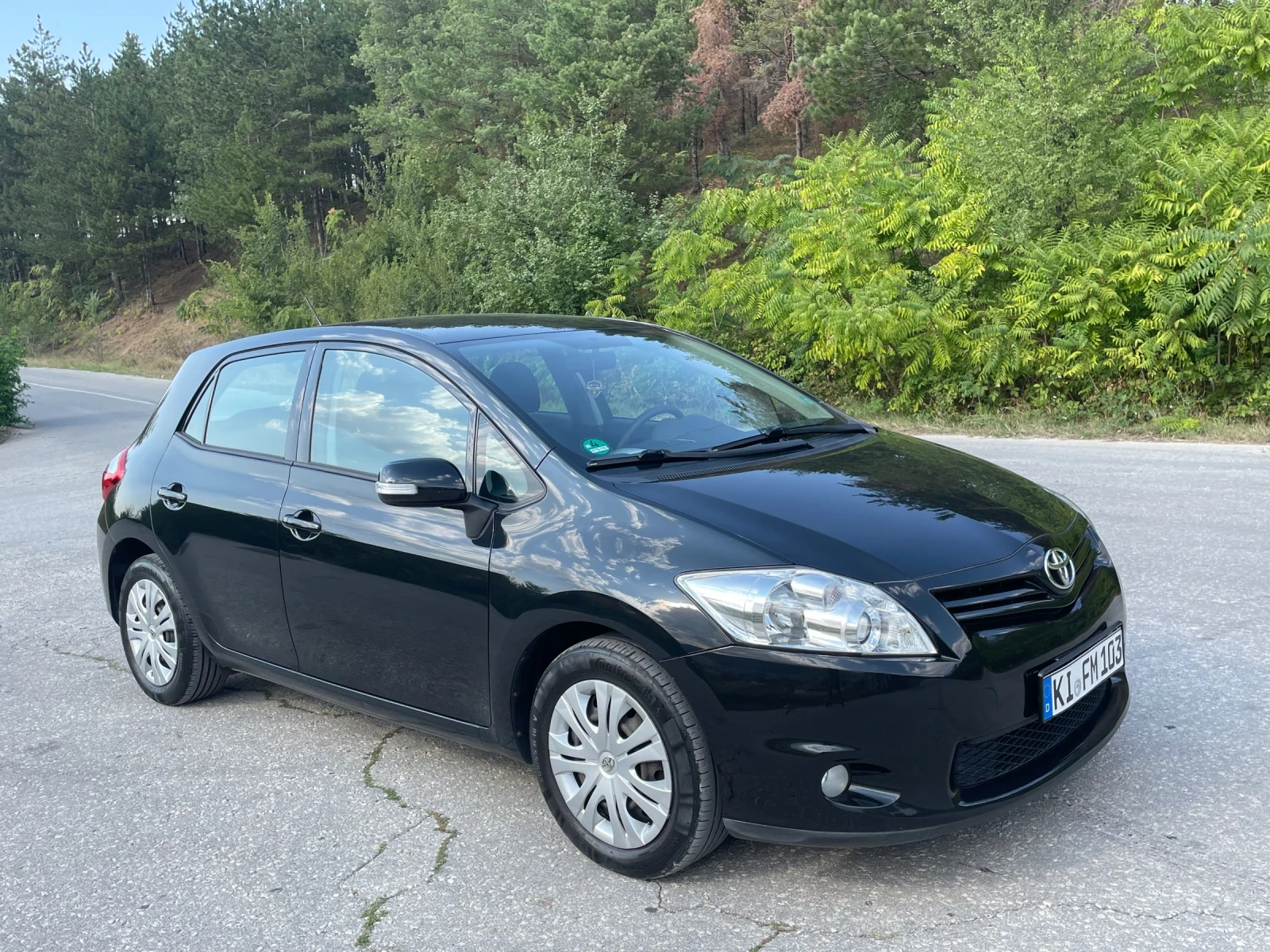 Toyota Auris 1.33 vvti  6 скорости - изображение 2