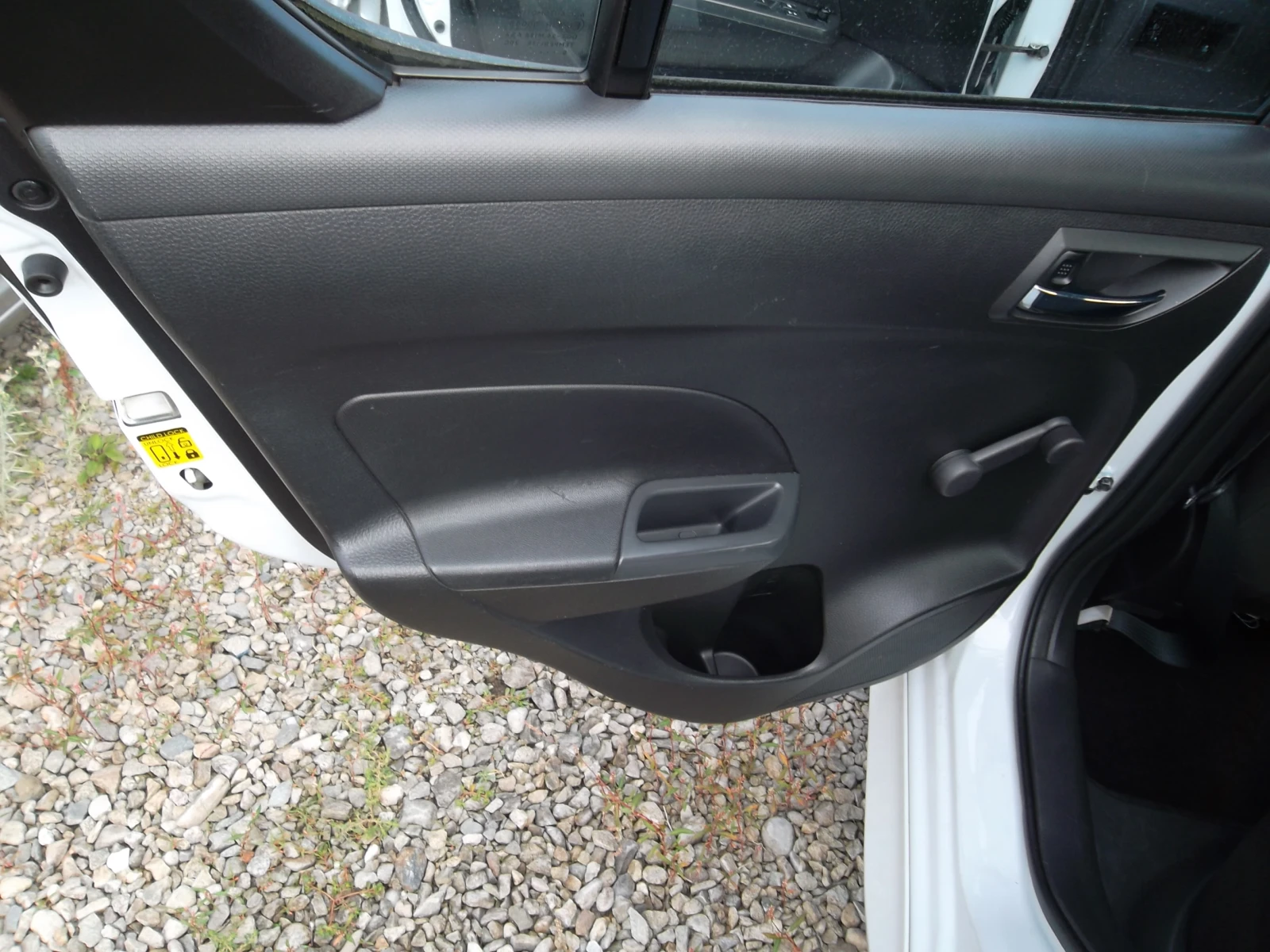 Suzuki Swift 1.3 i | Mobile.bg   12