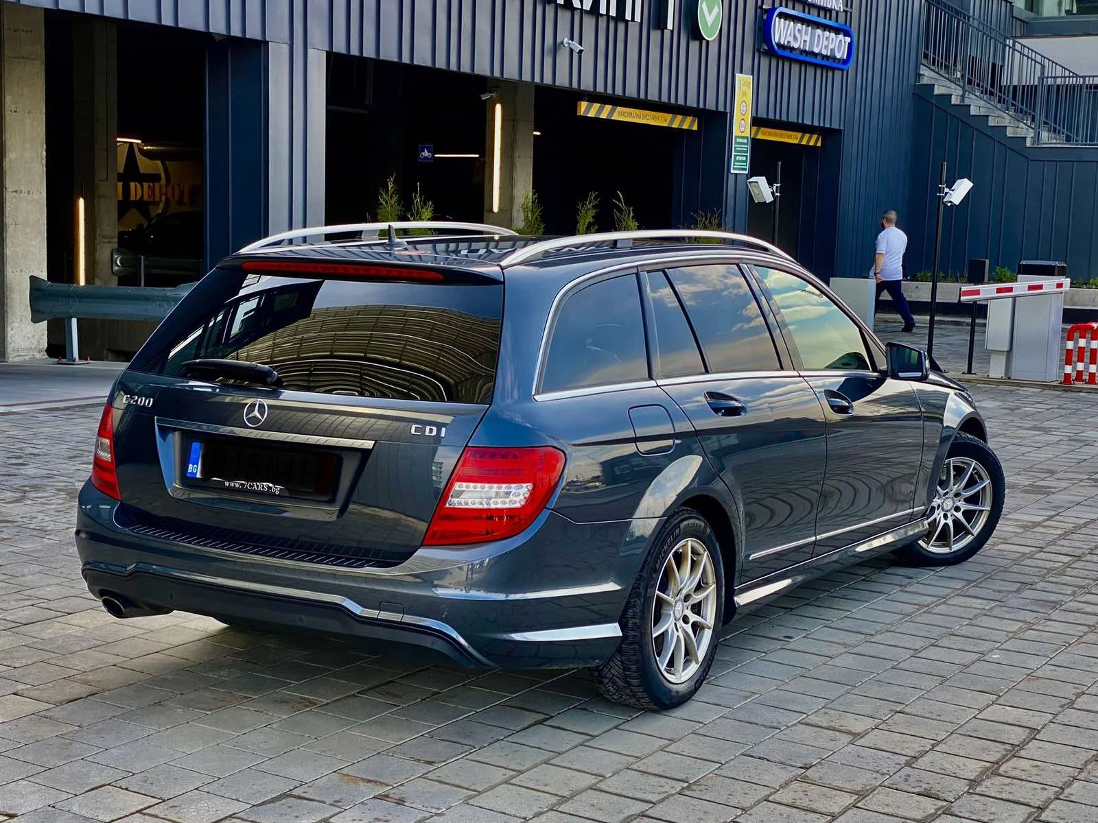 Mercedes-Benz C 200 AMG - изображение 3