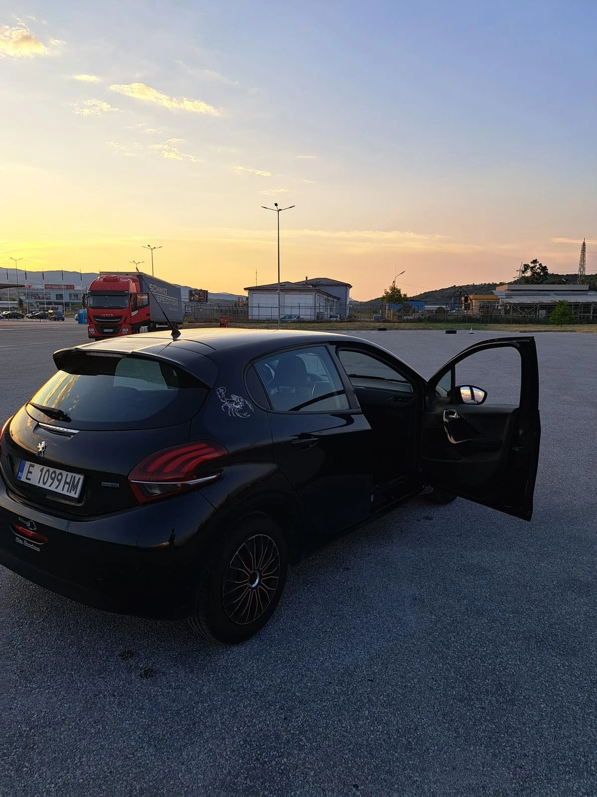 Peugeot 208  - изображение 7