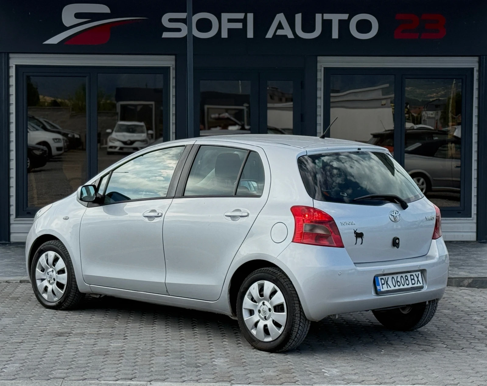 Toyota Yaris 1.3 регистриран обслужен! Сервизна книжка! - изображение 5