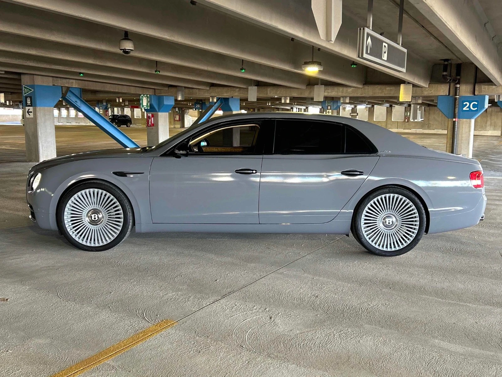 Bentley Flying Spur CARFAX АВТО КРЕДИТ  - изображение 2