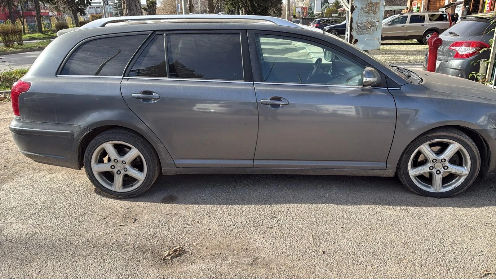 Toyota Avensis 2.2 d - изображение 2