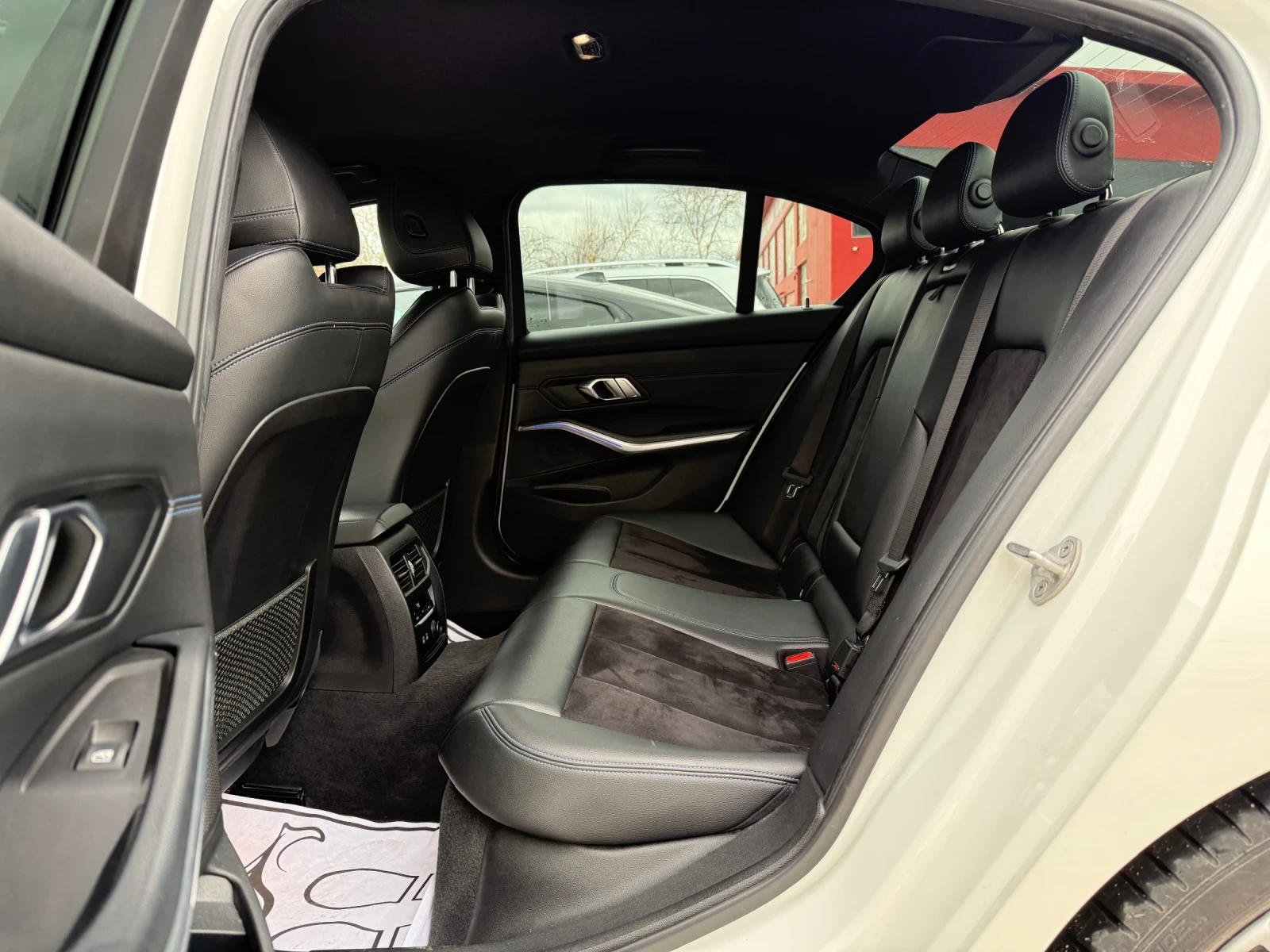 BMW 320 M-�����* DISTRONIC* KeyLess* �������* �-�����* ��� | Mobile.bg � ����������� 11