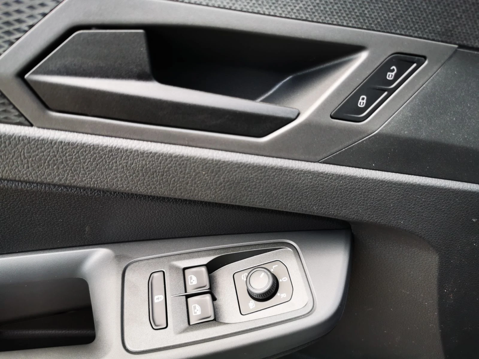 VW Caddy 2.0 TDI 102/N1/5места, снимка 8 - Автомобили и джипове - 53747527